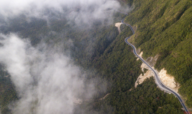 Ngắm “biển mây” đẹp như bồng lai tiên cảnh trên đỉnh Ô Quy Hồ -7