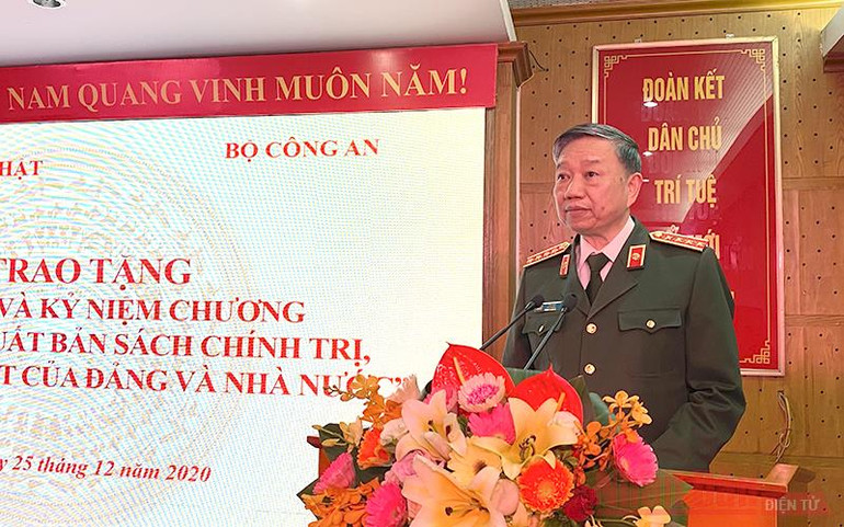 Đại tướng Tô Lâm phát biểu tại buổi lễ. Ảnh: Nguyên Minh Giới thiệu sách của Bộ Công an tại NXB Chính trị quốc gia Sự thật -0