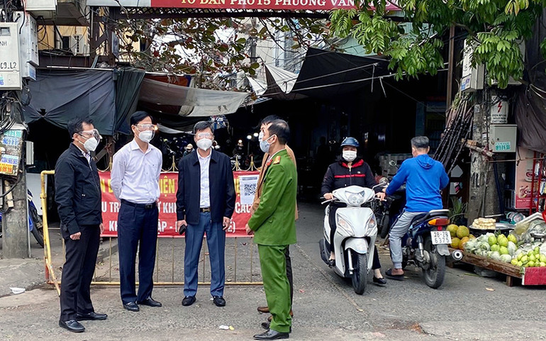 Lãnh đạo thành phố Nam Ðịnh kiểm tra công tác phòng, chống Covid-19 tại địa bàn. Hiệu quả từ thực hiện luân chuyển cán bộ -0