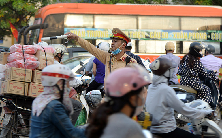 Giao thông ùn tắc tại các khu vực cửa ngõ Thủ đô trước ngày nghỉ lễ -0