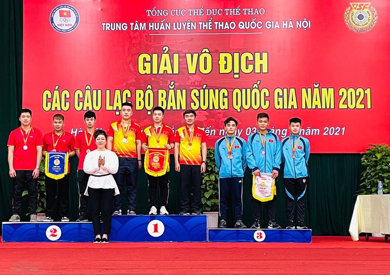 Những tay súng xuất sắc được trao thưởng. Đoàn Quân đội tạm dẫn đầu Giải Vô địch các CLB bắn súng quốc gia -0