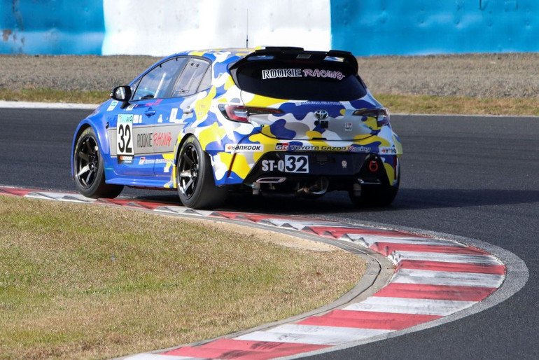 Toyota đuổi theo giấc mơ xe ô-tô động cơ hydro -0