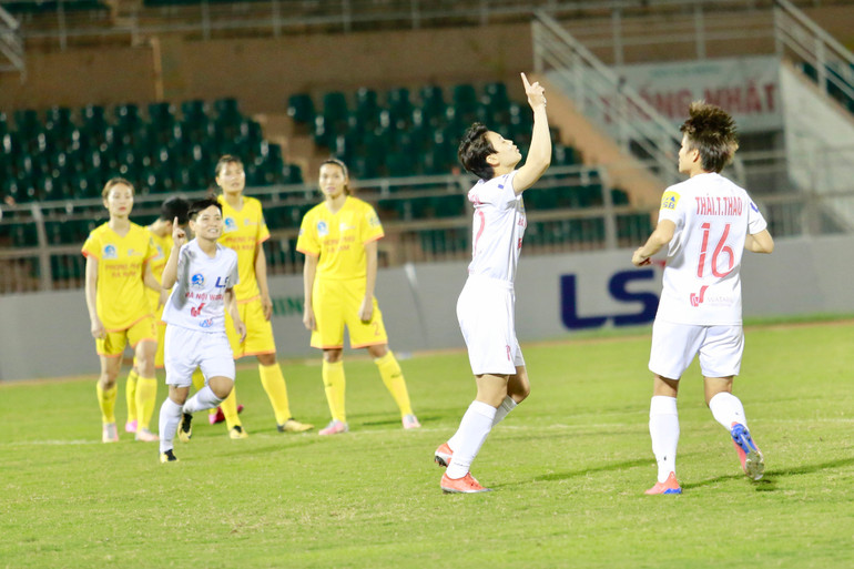 TP Hồ Chí Minh I giữ ngôi đầu bảng -0