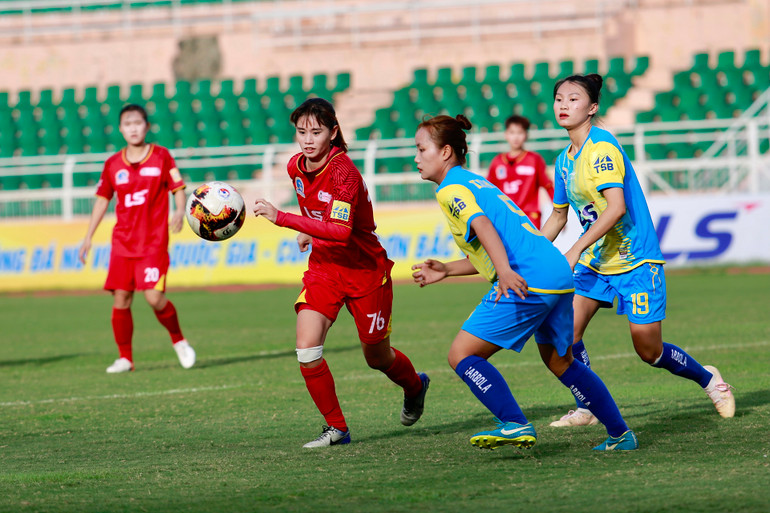 TP Hồ Chí Minh I giữ ngôi đầu bảng -0