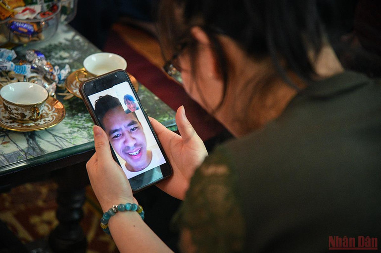 Đồng bào trở về từ Ukraine: Chuyến hồi hương hạnh phúc nhất -0