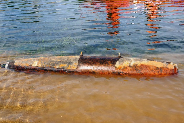 Xử lý an toàn quả bom nặng 277 kg dưới sông Gianh -0