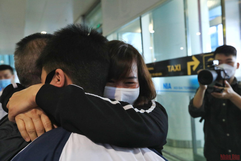 Thêm 2 chuyến bay đưa đồng bào từ Ukraine về nước -0