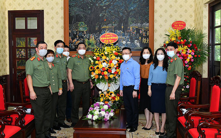 Các bộ, ngành, cơ quan, đơn vị chúc mừng Báo Nhân Dân nhân ngày 21-6 -0