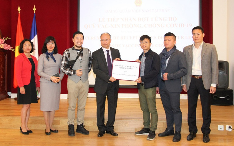 Tiếp nhận tiền ủng hộ Quỹ vaccine phòng Covid-19 tại Pháp -0