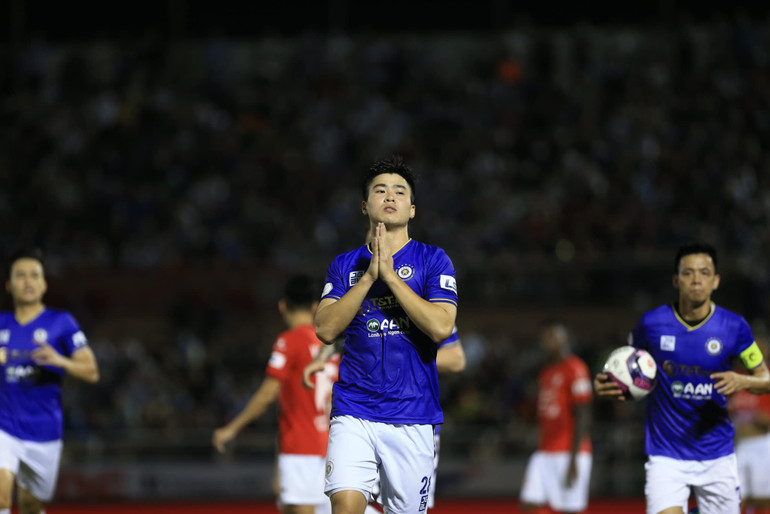 Hà Nội thắng TP Hồ Chí Minh 3-0, Hùng Dũng dính chấn thương nghiêm trọng -0