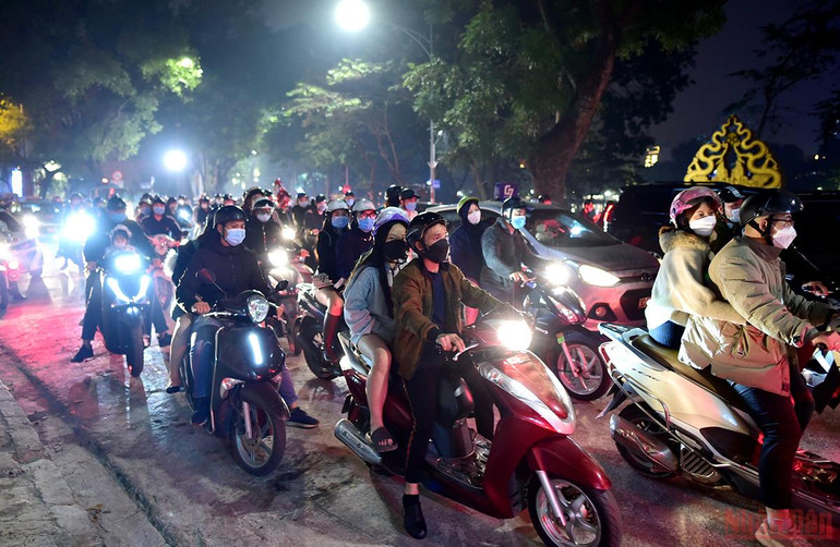 Một mùa Giáng sinh đặc biệt của 2 thành phố lớn Hà Nội và thành phố Hồ Chí Minh -0