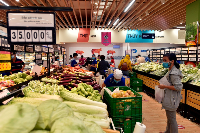 Phó Thủ tướng Vũ Đức Đam kiểm tra bệnh viện dã chiến, khu phong tỏa, siêu thị tại TP Hồ Chí Minh -0