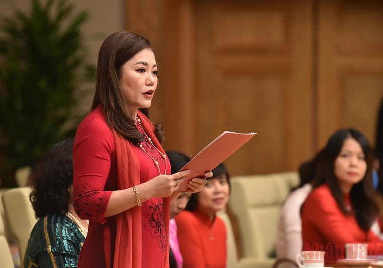 Thủ tướng Phạm Minh Chính gặp mặt các đại biểu phụ nữ tiêu biểu -0
