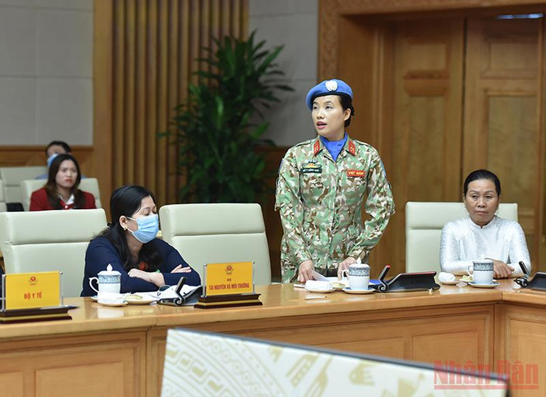 Thủ tướng Phạm Minh Chính gặp mặt các đại biểu phụ nữ tiêu biểu -0