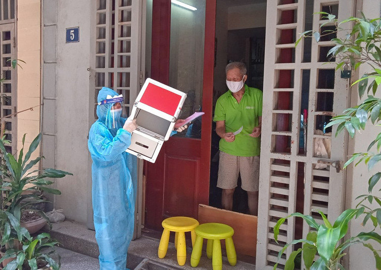 Hòm phiếu lưu động phục vụ cử tri ngày bầu cử -0