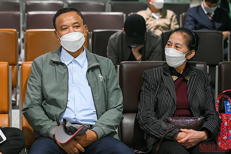 Đón đồng bài từ Ukaraine: Chỉ mong sớm được đoàn tụ… -0