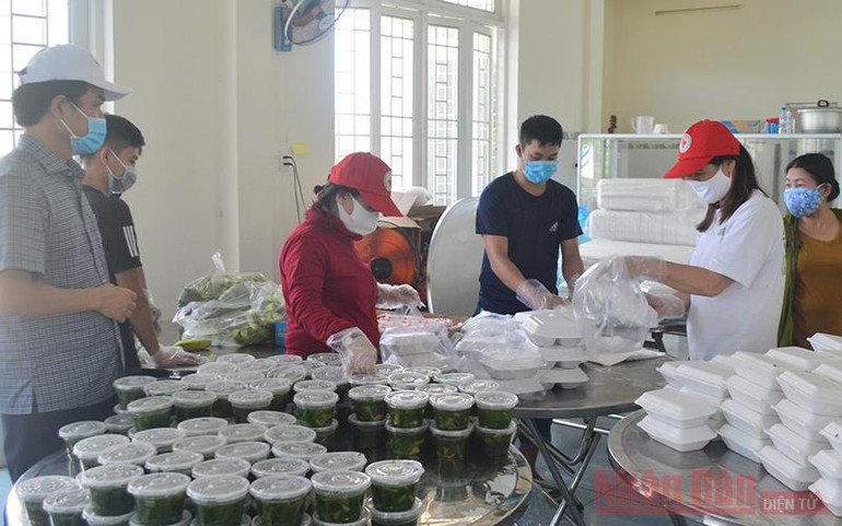 Quảng Ngãi đón 341 người dân trở về từ tâm dịch Đà Nẵng -2