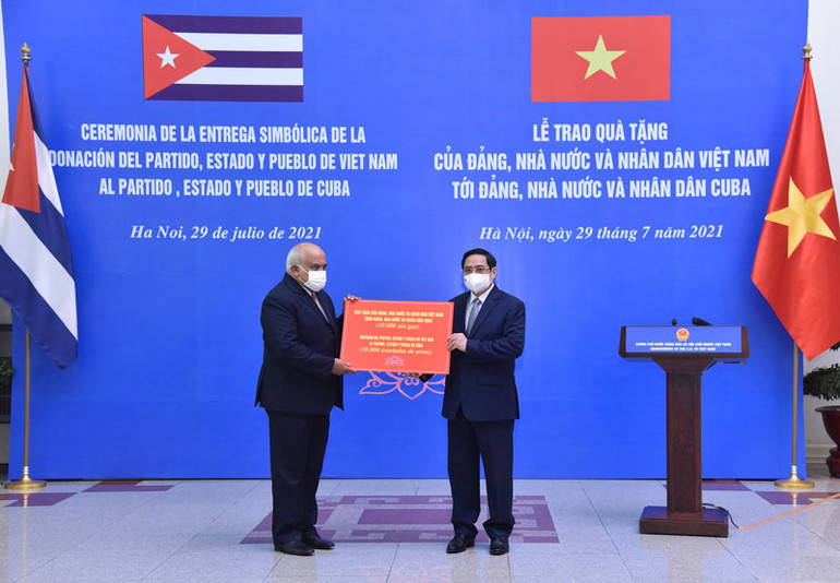 Việt Nam hết sức coi trọng mối quan hệ hữu nghị đặc biệt gắn bó, tin cậy với Cuba -0
