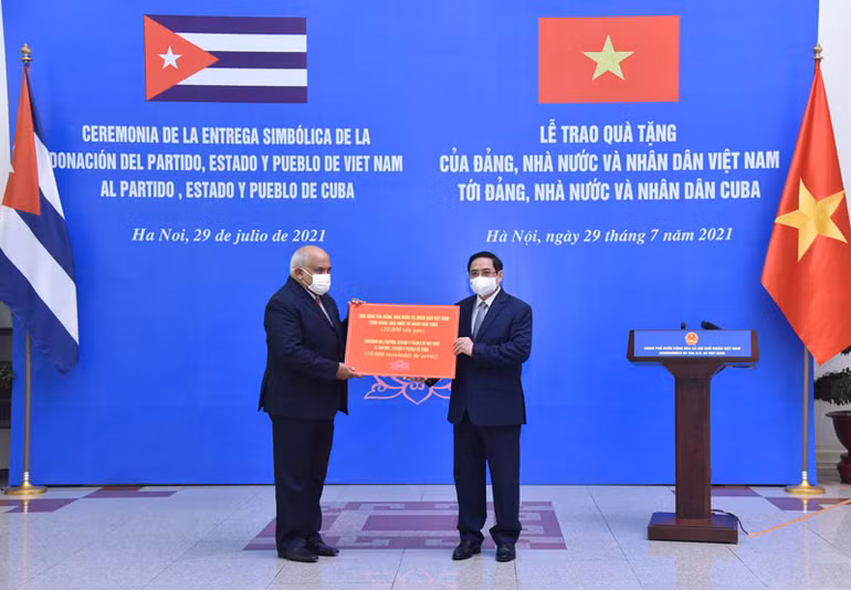 Việt Nam hết sức coi trọng mối quan hệ hữu nghị đặc biệt gắn bó, tin cậy với Cuba -0