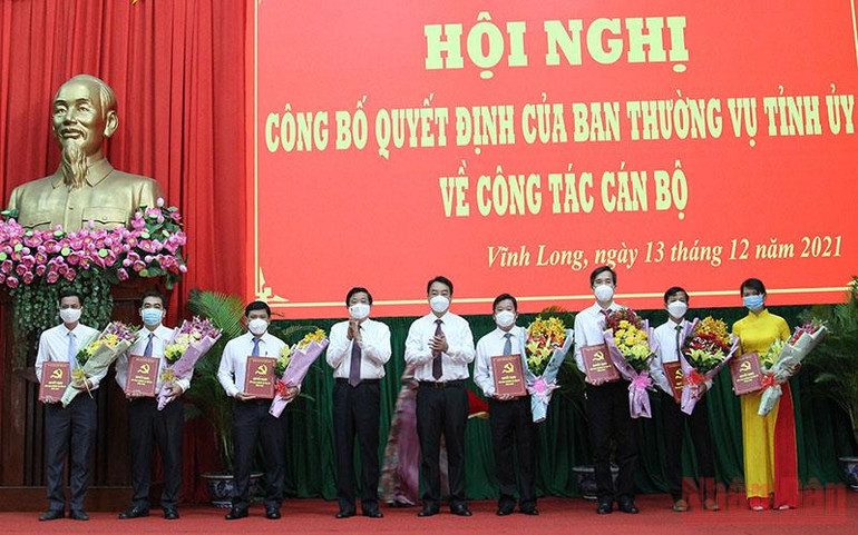 Vĩnh Long điều động, bổ nhiệm nhiều cán bộ lãnh đạo chủ chốt -0
