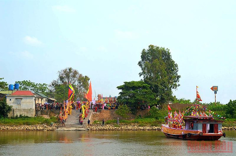 Độc đáo tục rước nước đền Tiên La, Thái Bình -0