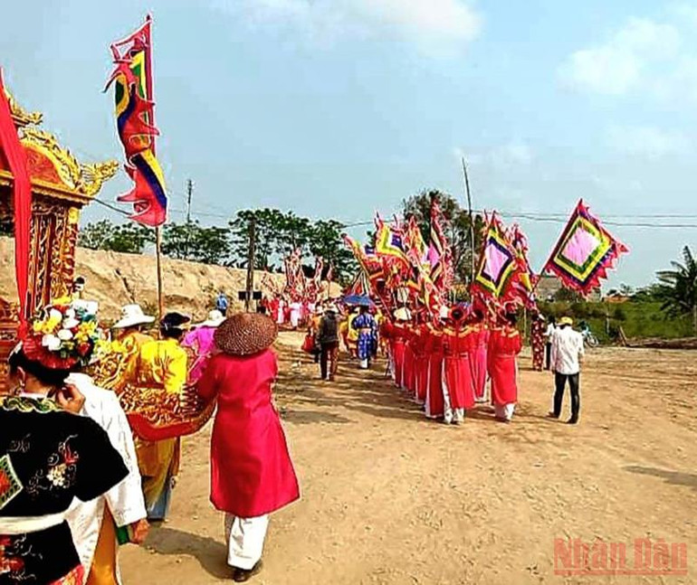 Độc đáo tục rước nước đền Tiên La, Thái Bình -0