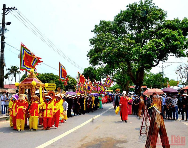 Độc đáo tục rước nước đền Tiên La, Thái Bình -0