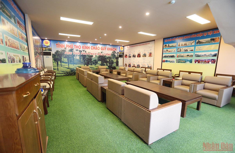Phòng VIP cũng được cải tạo sạch sẽ với nội thất sang trọng. “Chảo lửa” Việt Trì sẵn sàng cho SEA Games 31 -0