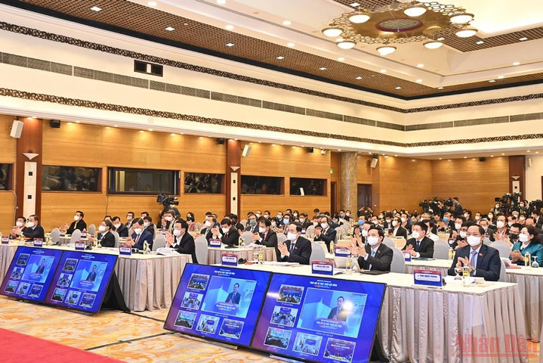 Nhiều ý kiến tâm huyết, thiết thực trong việc phục hồi và phát triển kinh tế-xã hội tại Diễn đàn Kinh tế Việt Nam 2021 -0