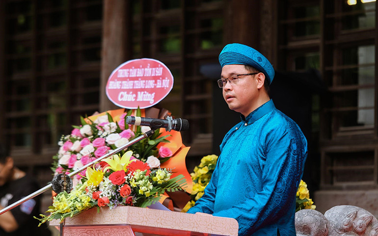 Huế chính thức tiếp nhận 2 cổ vật giá trị do Tập đoàn Sunshine hiến tặng -0