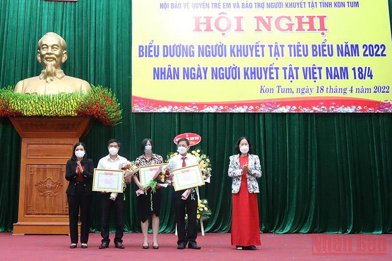 Kon Tum biểu dương người khuyết tật tiêu biểu năm 2022 -0