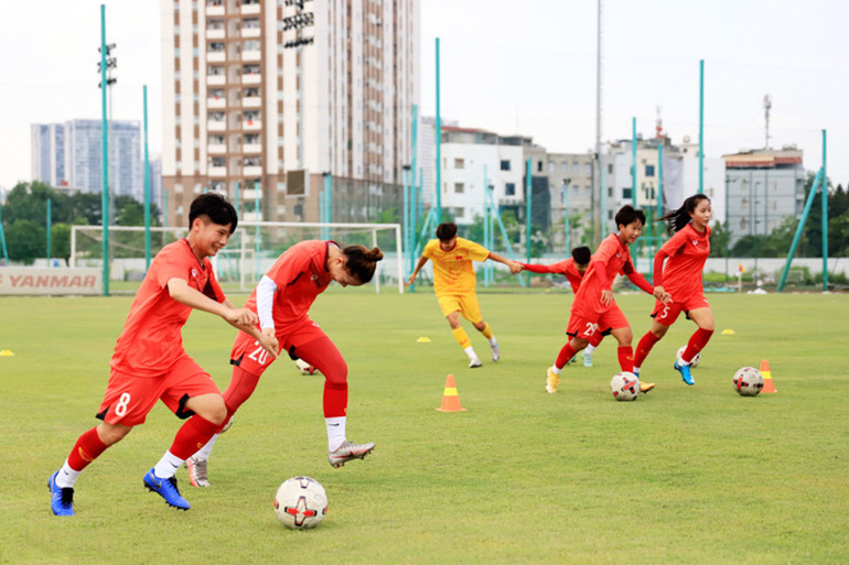 Đội tuyển nữ U18 quốc gia hào hứng trong ngày tập đầu tiên -1