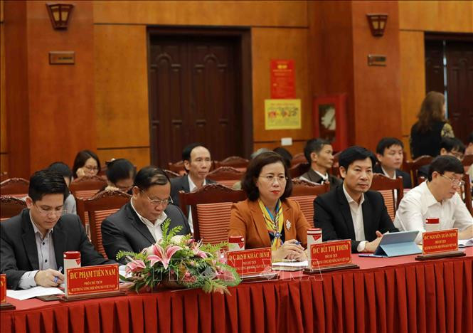 Ban Dân vận Trung ương phối hợp Trung ương Hội Nông dân Việt Nam tổ chức hội nghị lấy ý kiến góp ý dự thảo các văn kiện Đại hội Đảng toàn quốc lần thứ XIII ngày 3-11-2020. Ảnh: TTXVN. Bảo đảm quyền làm chủ qua cơ chế dân chủ đại diện, dân chủ trực tiếp -0