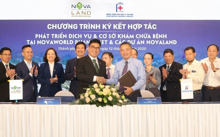 Hệ sinh thái tiện ích tại NovaWorld Phan Thiet đang dần hoàn thiện, đưa nơi đây trở thành điểm đến đẳng cấp trong khu vực. (Ảnh: Novaland ký kết với BV Đại học Y Hà Nội) Sức hút second home tại đô thị biển gần TP Hồ Chí Minh -0