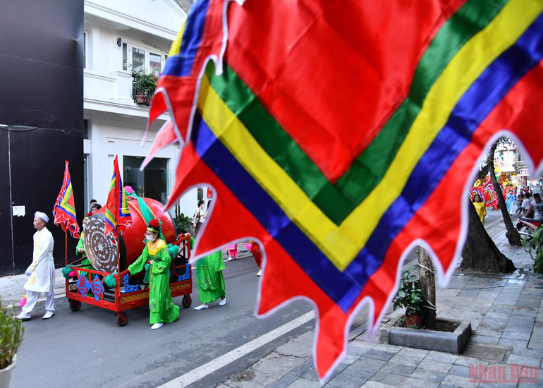 Lễ cung rước Tôn thần Đông trấn Thăng Long -0