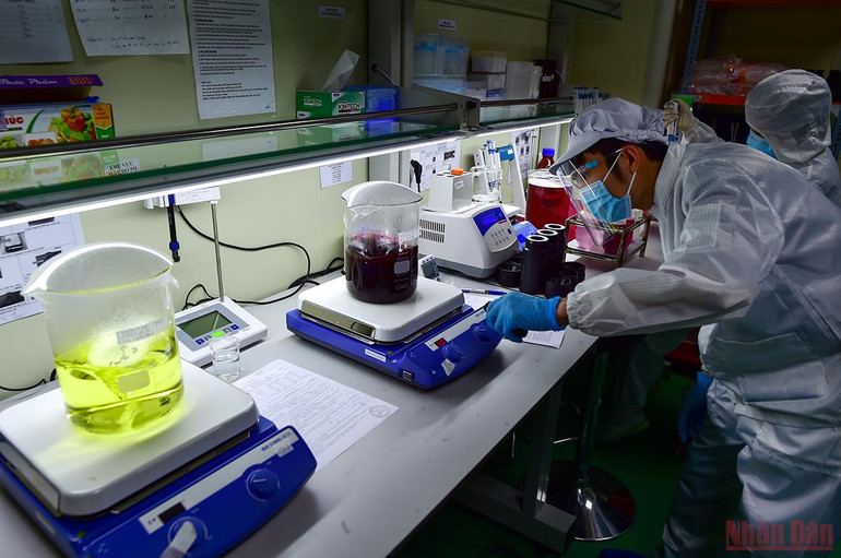 Cận cảnh quy trình sản xuất kit Test nhanh kháng nguyên SARS-CoV-2 “Made in Viet Nam” -0