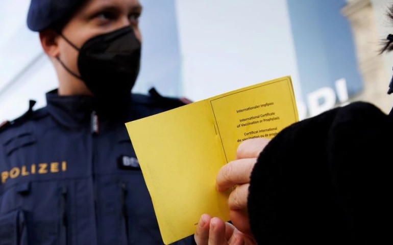 Châu Âu tăng cường tiêm vaccine trong bối cảnh lây nhiễm Covid-19 tăng cao -0