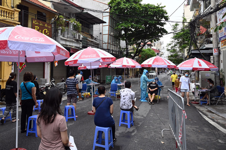 Hà Nội triển khai xét nghiệm Covid-19 diện rộng -0