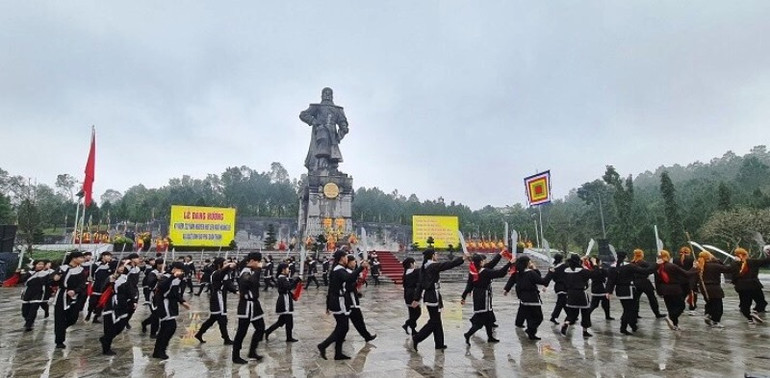 Dâng hương kỷ niệm 232 năm Quang Trung - Nguyễn Huệ lên ngôi Hoàng đế -0