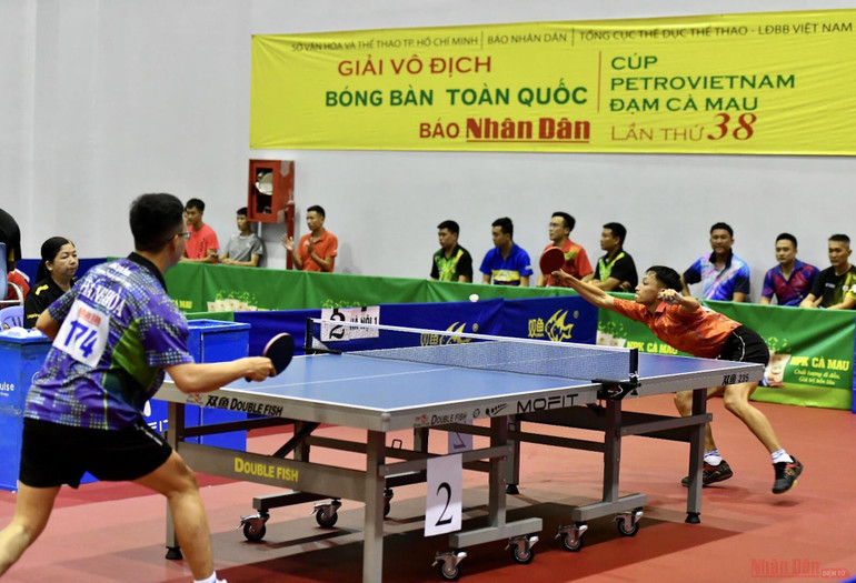 Tại nội dung đồng đội nam lọt vào vòng tứ kết có các đội manh như: CLB Bóng bàn T&T, Vincem Hoàng Thạch Hải Dương, Hà Nội 1... Sôi nổi các trận đấu tại vòng tứ kết nội dung đồng đội -0