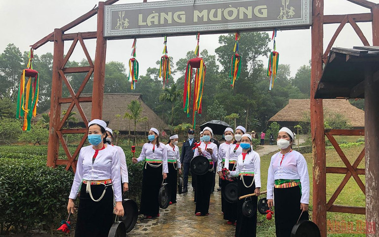 Làng Văn hóa Du lịch các dân tộc Việt Nam: Khai xuân khởi sắc -0