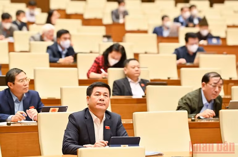 Trao quyền ngăn chặn phương tiện bay không người lái cho cảnh sát cơ động -0