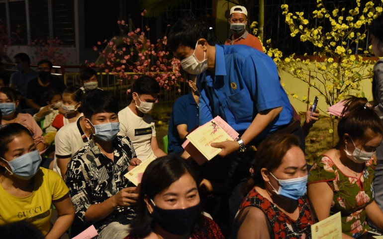 Chuyện những công nhân Đồng Nai ở lại đón Tết -0