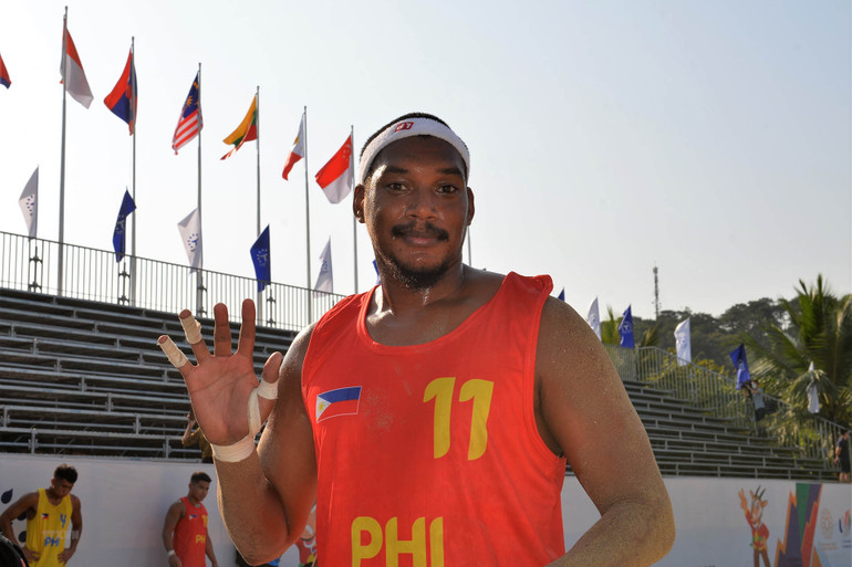 Bóng ném bãi biển nam tích cực luyện tập cho SEA Games -0