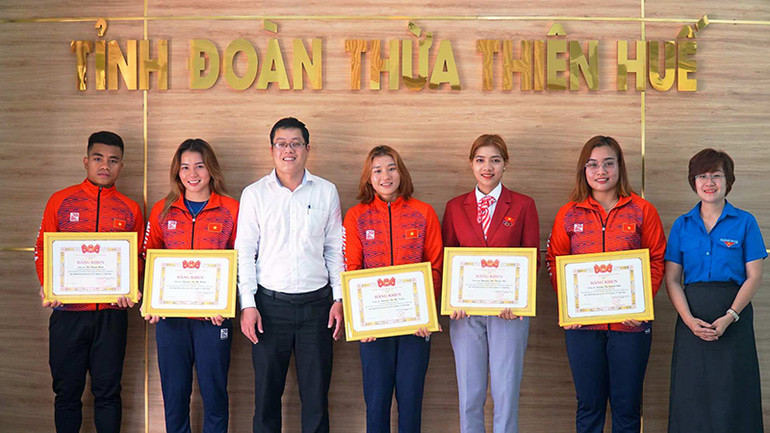 Ban Chấp hành Tỉnh đoàn tặng Bằng khen cho 5 VĐV đạt các Huy chương tại SEA Games 31. Tuyên dương, khen thưởng HLV, VĐV đạt thành tích xuất sắc tại SEA Games 31 -0