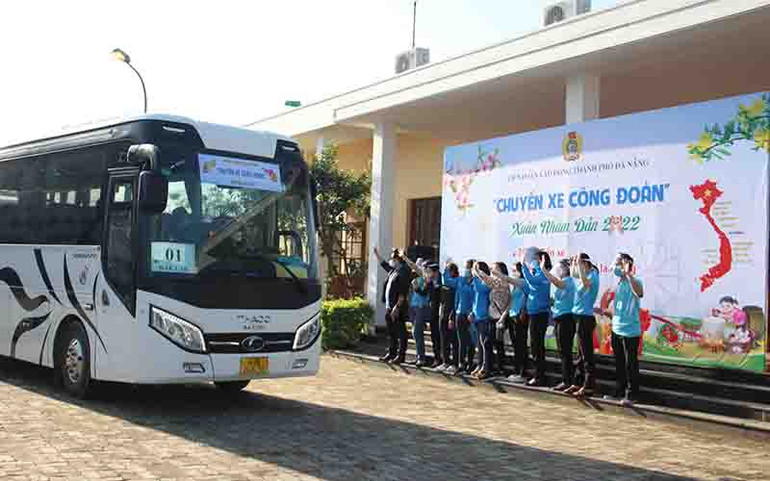 Những chuyến xe đầu tiên khởi hành. Khởi động “Chuyến xe Công đoàn” đưa hơn 2.000 lao động về quê -0