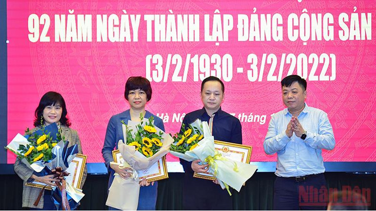 Báo Nhân Dân tổ chức mít-tinh kỷ niệm 92 năm Ngày thành lập Đảng -0