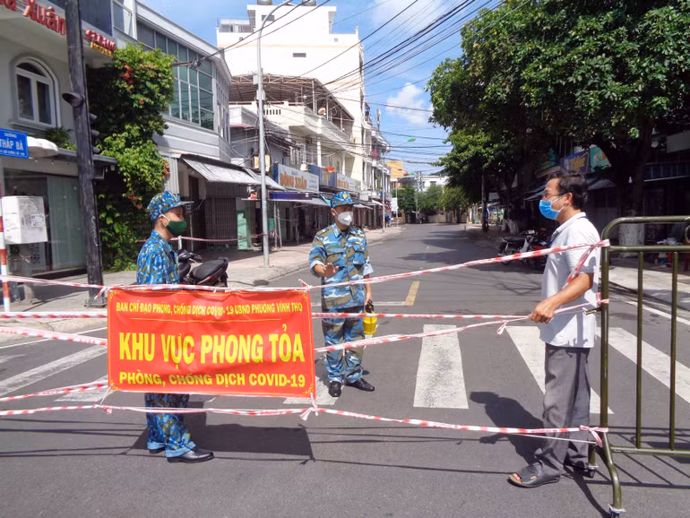 Quân dân phố biển chung tay chống dịch -0