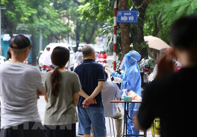 Hà Nội xét nghiệm diện rộng cho cư dân quanh Bệnh viện Việt - Đức -0