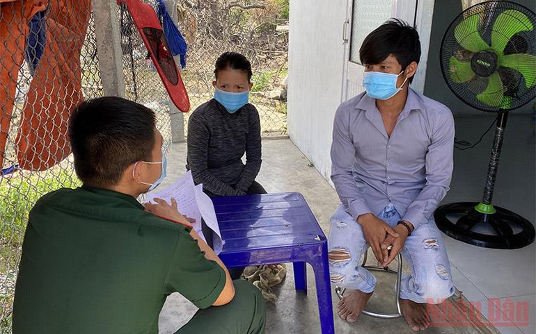 Ngư dân ồ ạt về quê -0